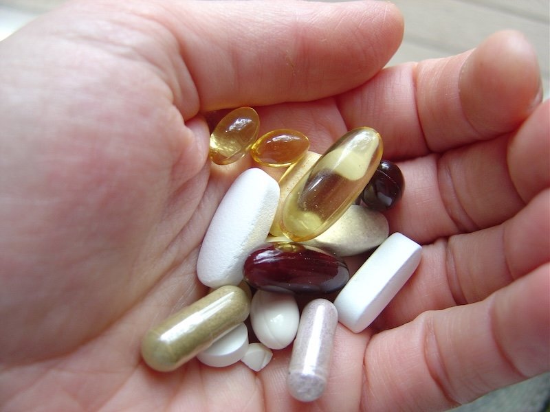 hand_full_of_pills